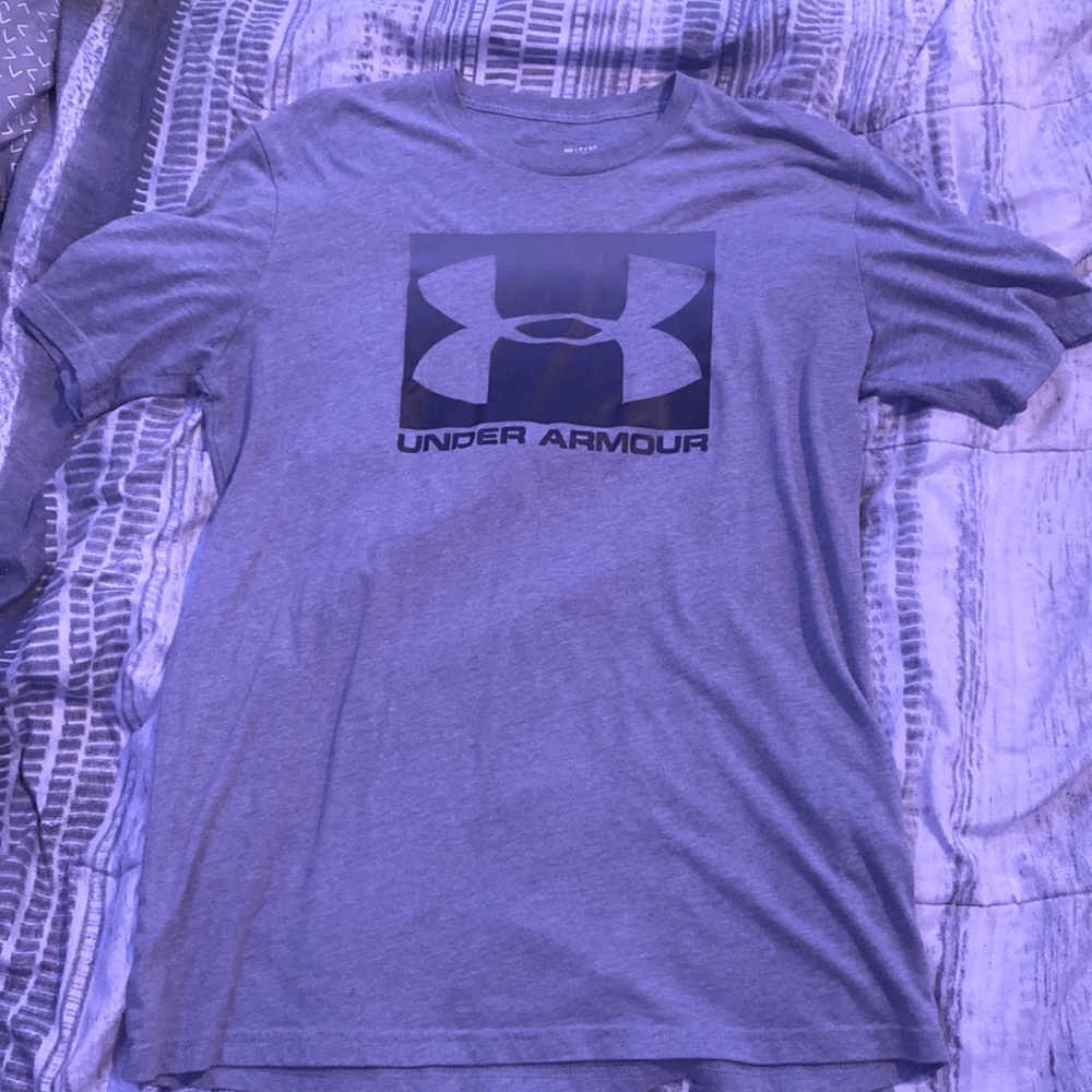 Grey under armour mens t shirt